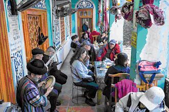 絲路古城新生 電商旅人雲集