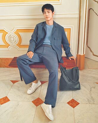 肖戰TOD'S上身 秀義式優雅