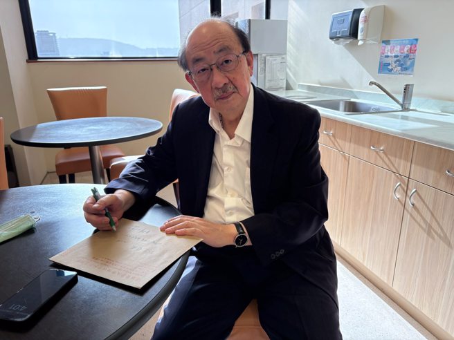 民进党团总召柯建铭昨（16）日透露到高雄探望陈菊，但未见到。（图取自柯建铭脸书）