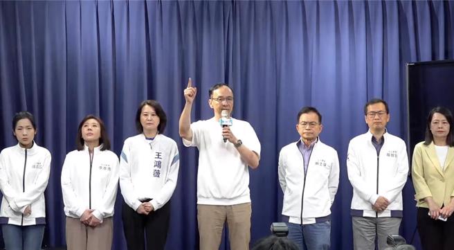 国民党主席朱立伦（中）号召大抗争。（国民党提供）