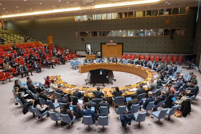 联合国总部拍摄的安理会会议现场。（摘自新华社）