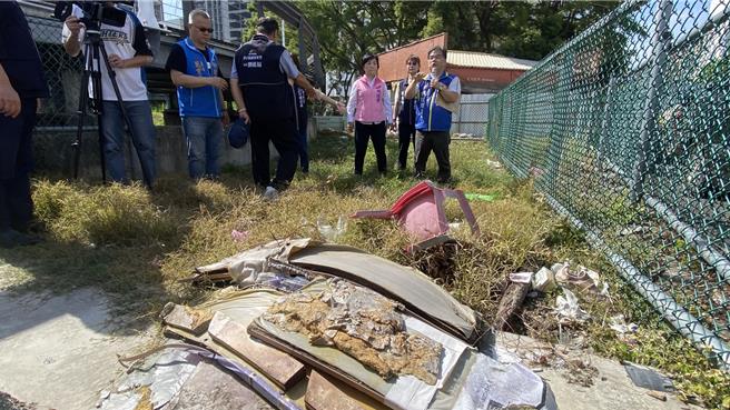 潭子区头家东里中兴北路守望相助队旁一处带状閒置畸零地成脏乱死角。（立委杨琼璎服务处提供／宝智华台中传真）