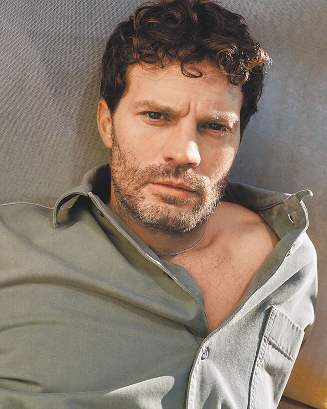 英国演员杰米道南主演的BBC剧集《致命旅途》第2季热播中，首播破收视纪录。（LOEWE提供）