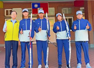 不只是老师！他用吉他、射箭与马匹 陪偏乡学子找到自信与梦想