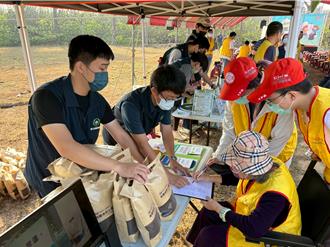 彰化廚餘回收成長逾4成 首次分送民眾2400包堆肥成品