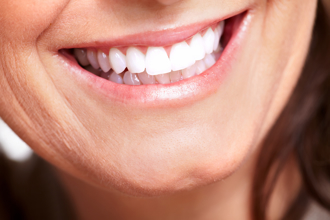 牙齒1狀況不理 失智風險飆3倍 醫嘆：牙爛腦也退