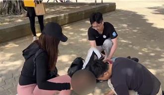 嚣张诈骗！扮假刑警带刀收款 真警察「大外割」逮人