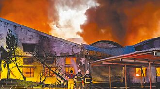 好心老闆護員工 遭縱火燒光工廠