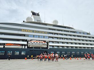 震后首艘国际邮轮 200欧美客游花莲
