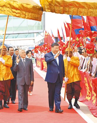 习访柬 贸战衝击吁各国团结