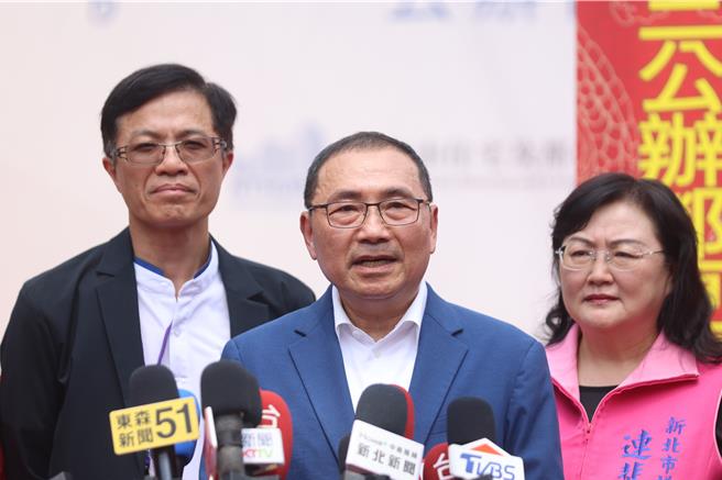 侯友宜表示4月26日会一起上凯道。（王扬杰摄）