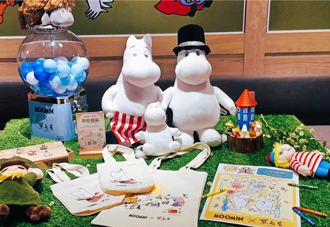 「黑毛屋」是訴求親子友善的餐廳，店內提供小朋友姆明著色畫紙與畫筆，讓小朋友吃完飯可以畫畫不無聊，爸媽也可以好好吃鍋。（陳韻萍攝）