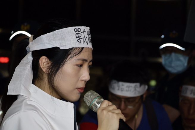 國民黨立委徐巧芯(圖)感嘆表示，北檢讓他們現場群眾看一眼黃呂錦茹的機會都沒有。(摘自徐巧芯臉書)