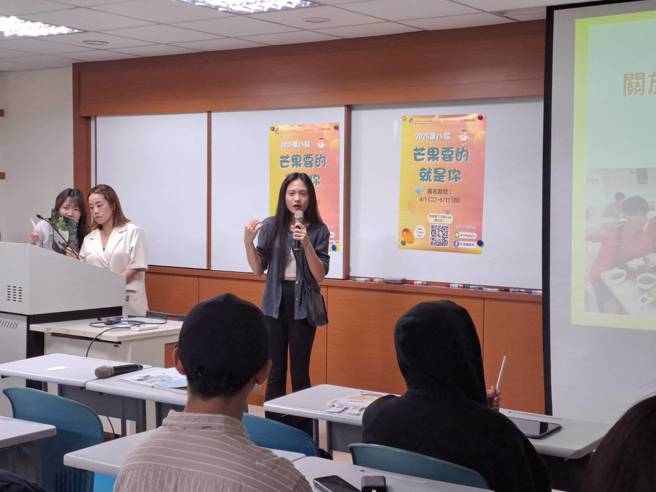 去年参与芒果实习的潘映余，大方分享心路歷程。（照片／王莉颖摄）