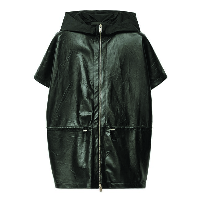 Fabiana Filippi黑色真皮短袖連帽夾克，7萬1000元。（Fabiana Filippi提供）