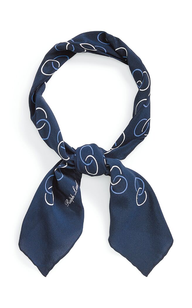 Ralph Lauren Purple Label蠶絲口袋方巾，價格店洽。（Ralph Lauren提供）