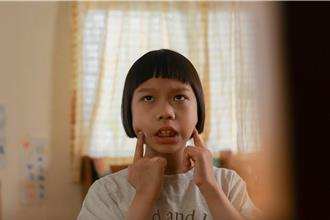 童星斯拉詮釋口吃障礙小女孩 姊姊胖球當陪練