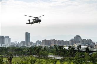 中部最大模型賽逢甲大學登場 國軍超級眼鏡蛇直升機助陣