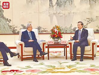 黃仁勳看懂趨勢 賴政府逆流而行