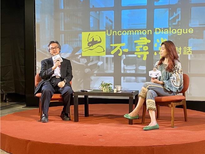龍應台文化基金會19日舉辦「不尋常對話－奪地、搶水、爭能源－氣候變遷對和平的威脅」講座，邀國際氣候發展智庫執行長趙恭岳（左）與資深媒體人蘭萱（右）對談。（蔡明亘攝）