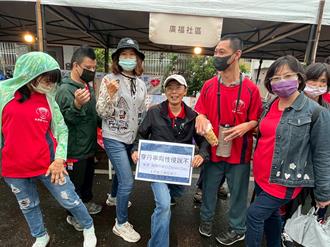 穿上丹寧反暴力  旗山號召偏鄉媽媽們變身防暴尖兵