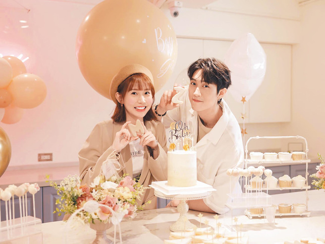 粿粿2022年宣布與范姜彥豐結婚。（圖／IG@meigo.c）