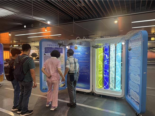 「SEA·YOU 海洋的見證與再造」海洋環境知識巡迴展。（洪靖宜攝）