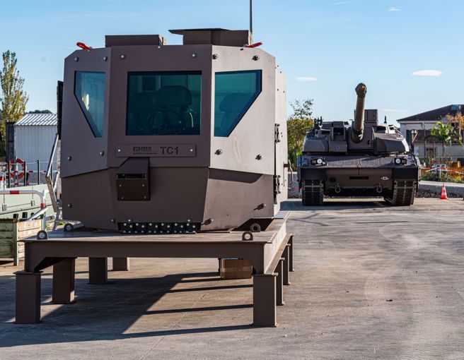 法国CNIM工业系统开发的防爆车辆驾驶室，底部面对爆炸，驾驶员也能幸存。(图/CNIM Systèmes Industriels)