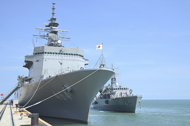 2兩艘日本海上自衛隊軍艦於本周六首次停靠由中國資助升級的柬埔寨雲壤海軍基地。（圖／美聯社）