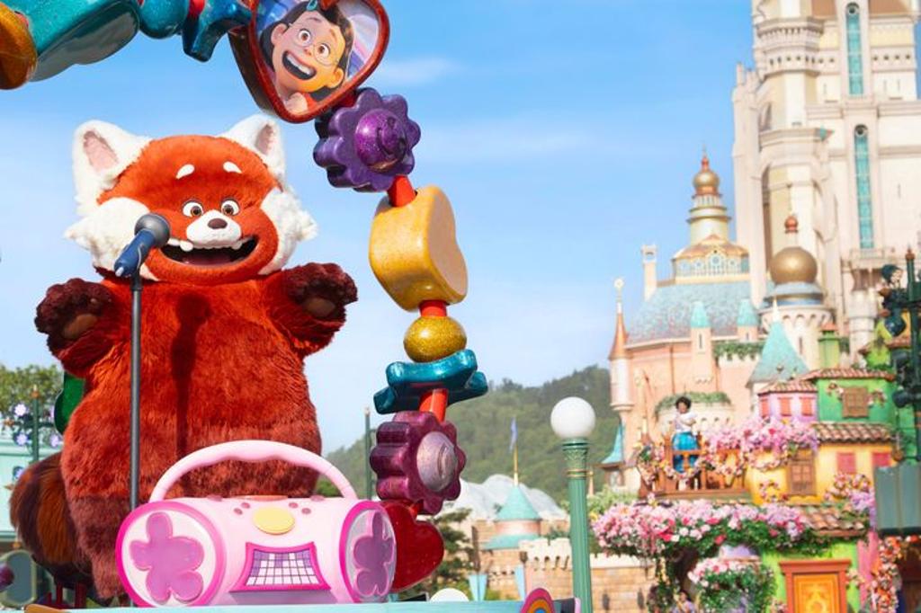 《青春養成記》主題花車。 圖:香港迪士尼樂園度假區/提供