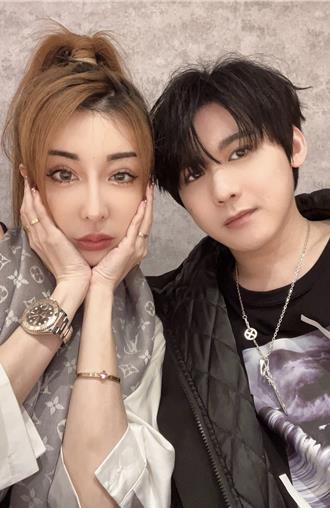 突認交往黃正杰1年挨轟！雪碧發「生前親密片」怒了：需要蹭嗎？