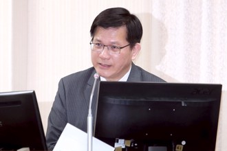 藍批綠編護照預算危機 國民黨團抨擊無能的是林佳龍