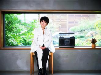 周思潔錄音期間不慎摔斷腿！坐輪椅進錄音室合唱蕭煌奇