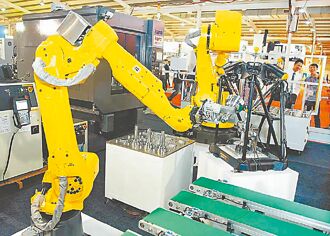 輸美關稅激增逾1倍...台灣工具機業 赴陸搶單