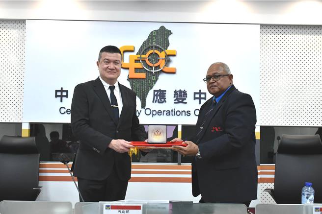 台斐簽署消防合作備忘錄。（內政部提供）