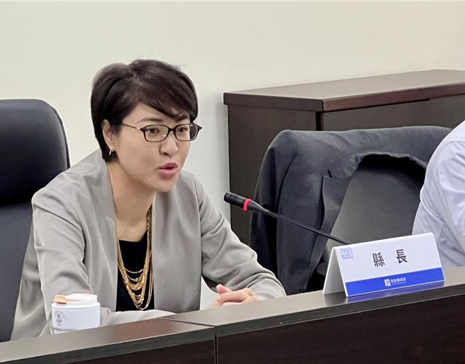 南投县长许淑华吁执政党以民生为重，盼倒阁主张让中央政府能有所警惕并做调整。（杨静茹摄）