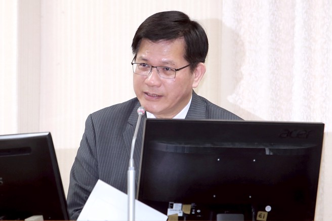 外交部長林佳龍21日前往立法院外交及國防委員會報告業務概況，並備質詢。（黃世麒攝）