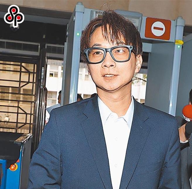 民眾党市议员陈宥丞去年为柯文哲政治献金案出庭作证，遭疑佩戴智慧眼镜，今再被传唤说明。他在脸书发文澄清，当天开庭没有佩戴，更绝无使用，却硬要「小事大办」，很难不让人揣测联想。（中央社）