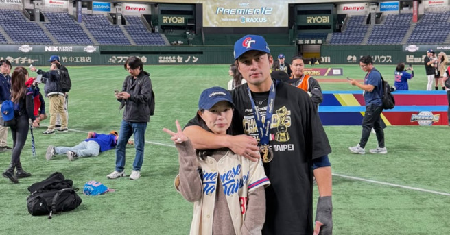 12強冠軍國手潘傑楷的妻子陳伶被凡斯公司詐騙賣假鞋。（圖／翻攝自IG@zoepan35）