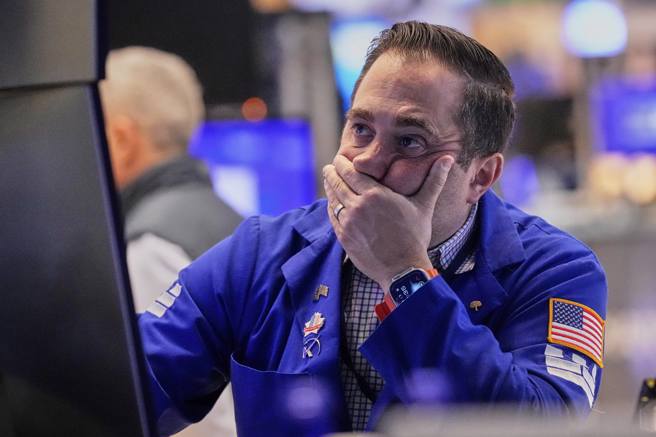 周一美股早盘主要指数全面下挫。（图／美联社）