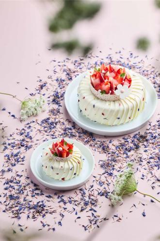 诚品行旅母亲节限定蛋糕「轻舞绽放」开卖