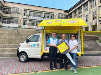 响应423世界阅读日 中华汽车J SPACE行动书车加入巡迴服务