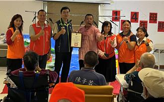 金門榮服處送愛松柏園 志工隊攜手傀儡戲團溫馨義演關懷弱勢