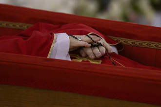 教宗辭世》梵蒂岡公布「方濟各長眠照」！葬禮26日舉行