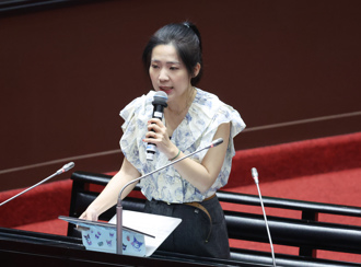 剩1億多元可印護照還哭窮？徐巧芯曝真相打臉外交部