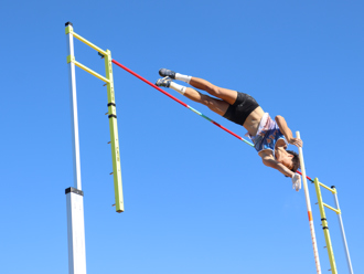 全中運》黃优弘挑戰大會紀錄失敗 斗南高中高男撐竿跳金包銀 