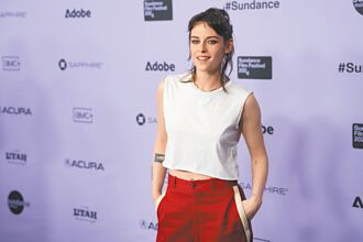 克莉絲汀史都華低調完婚編劇女友