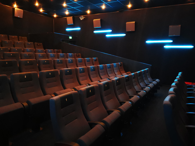 许多网友分享自己觉得最好看的国片。（示意图，shutterstock／达志）