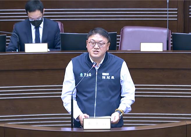 桃园市农业局长陈冠义认为，对美贸易顺差是在科技业，农业逆差933亿，还要继续牺牲农业非常不合理，强调：「零关税万万不可！产地标示也不能妥协！」(蔡依珍摄)