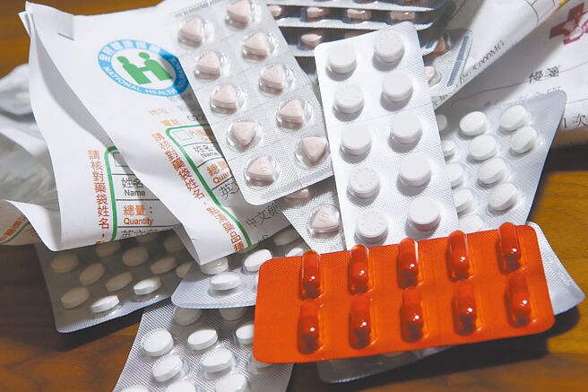 美国拟调高药品关税，可能衝击我国药品进口与供应稳定而导致缺药，卫福部食药署和健保署21日表示，已启动相关因应机制。（本报资料照片）